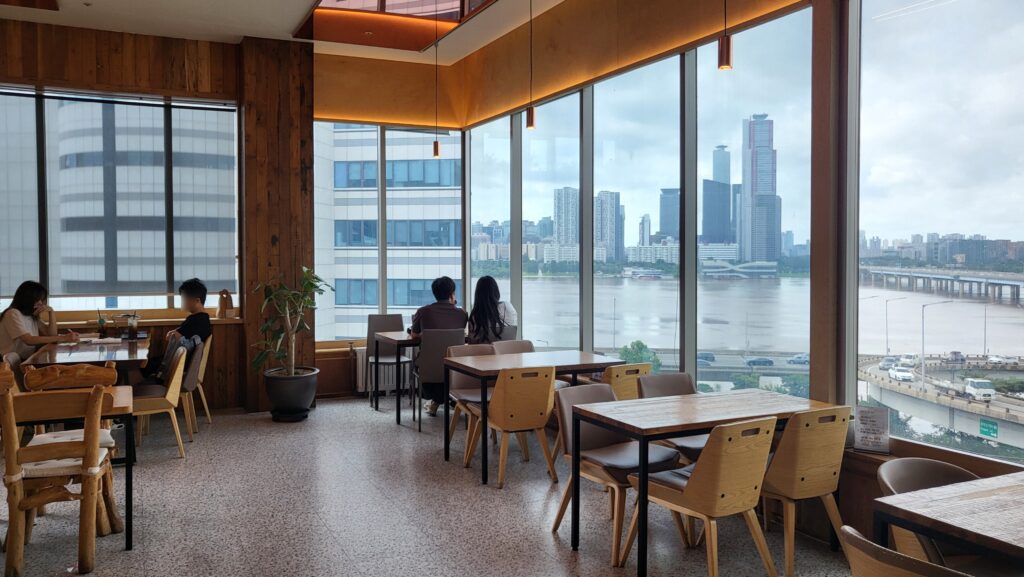 8th floor Hangang view cafe in Mapo 