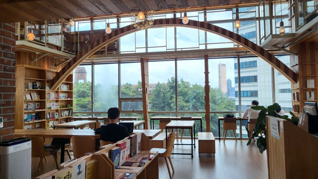 ChecknGrow 9th floor bookstore Hangang view cafe in Mapo