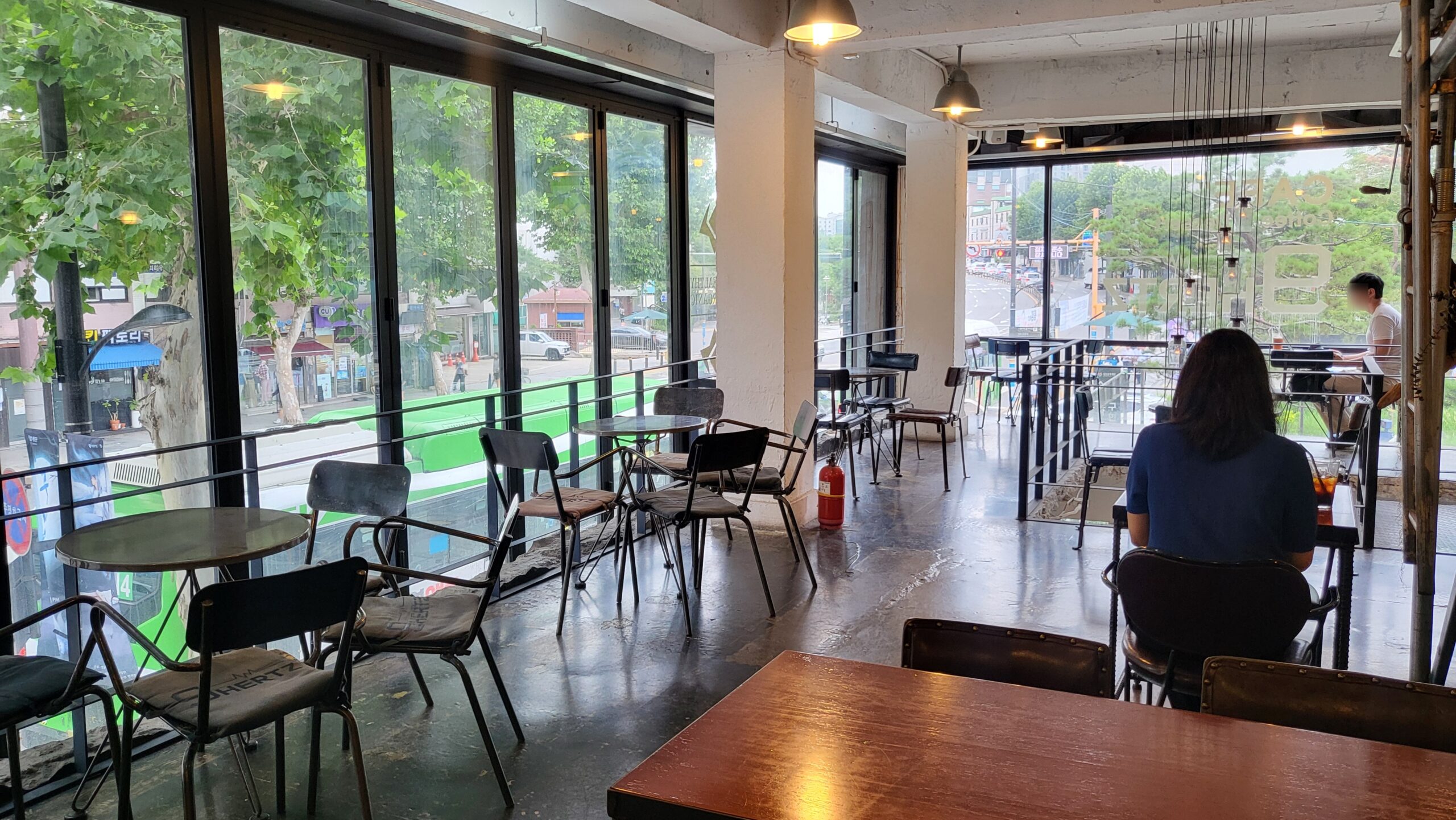 9HERTZ Cafe Near Wangsimni Station | Best Study Cafe in Seoul