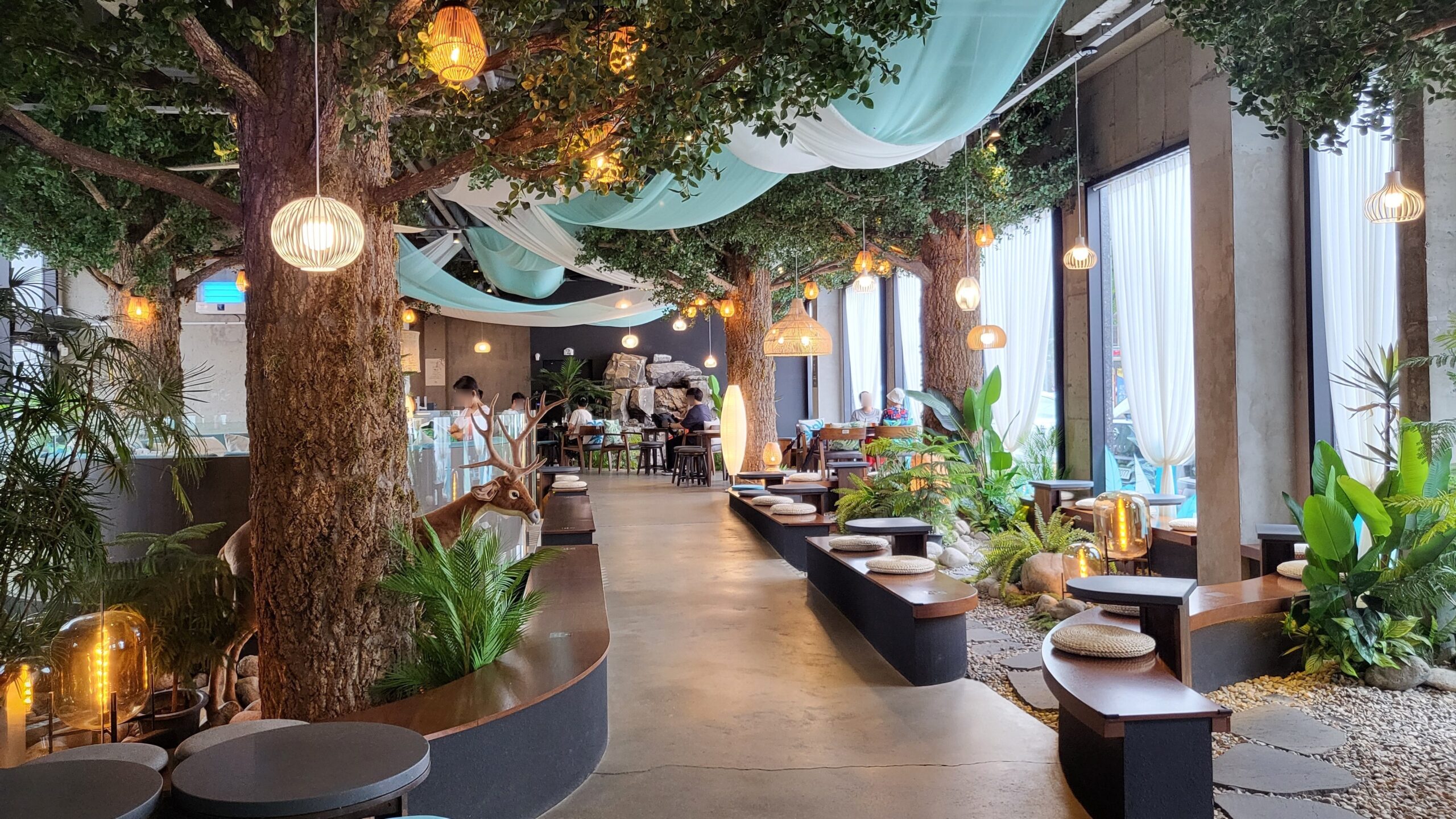 Another Side Cafe – Relaxing Vacation Vibes Near Balsan Station