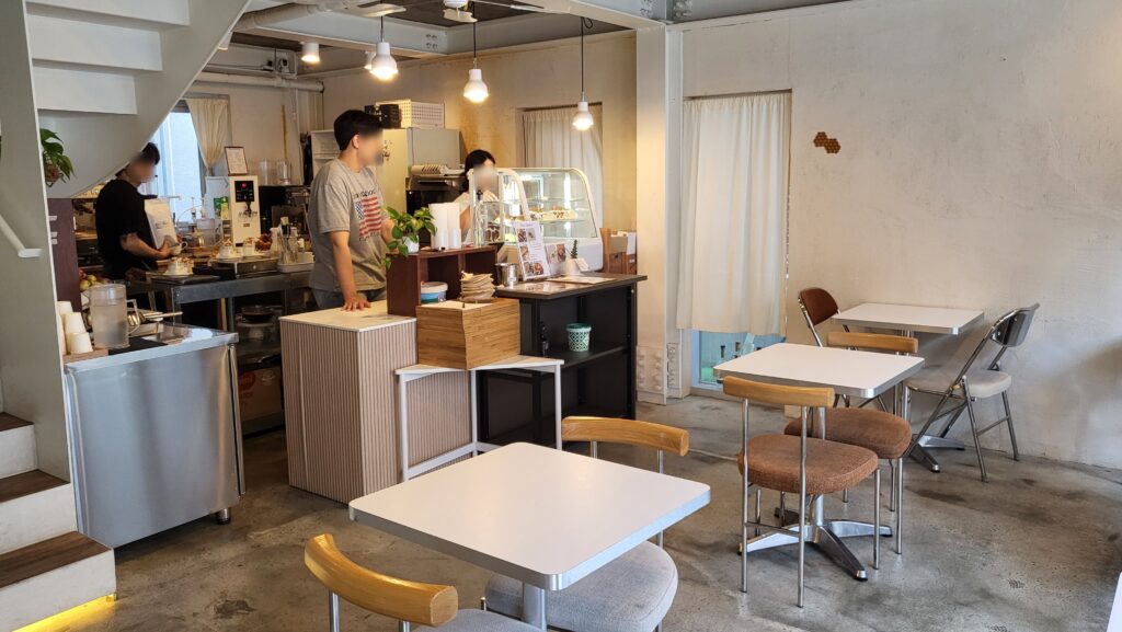 cafe OKLM counter