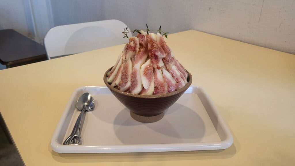 Unique milk tea fig shaved ice dessert near Konkuk University Station
