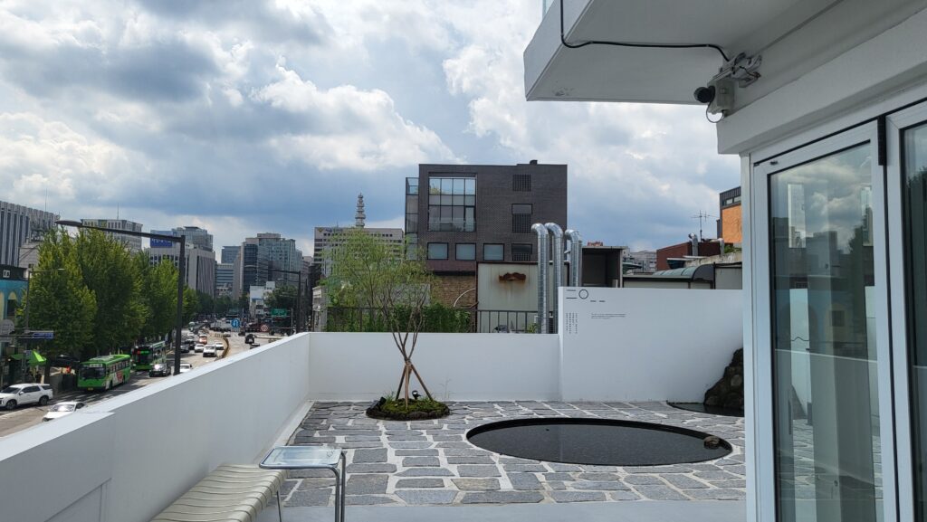King Sejong Peaceful Cafe Near Me – Leedorim Coffee & Vegan Bakery rooftop