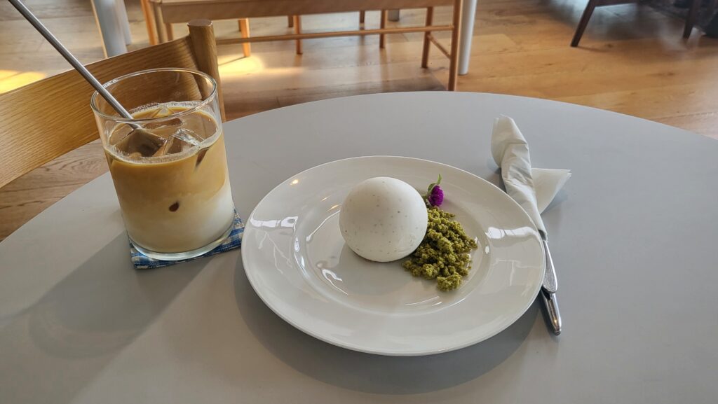 Coffee and dessert at Hangang River view cafe Bean Brothers Seoul