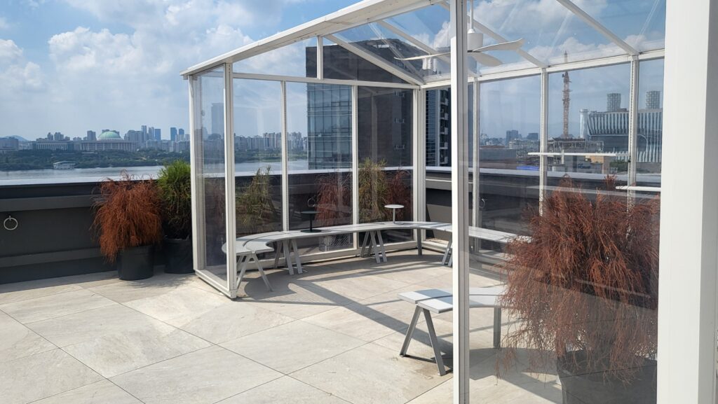 Rooftop Hangang River view cafe in Seoul at Bean Brothers Coffee House