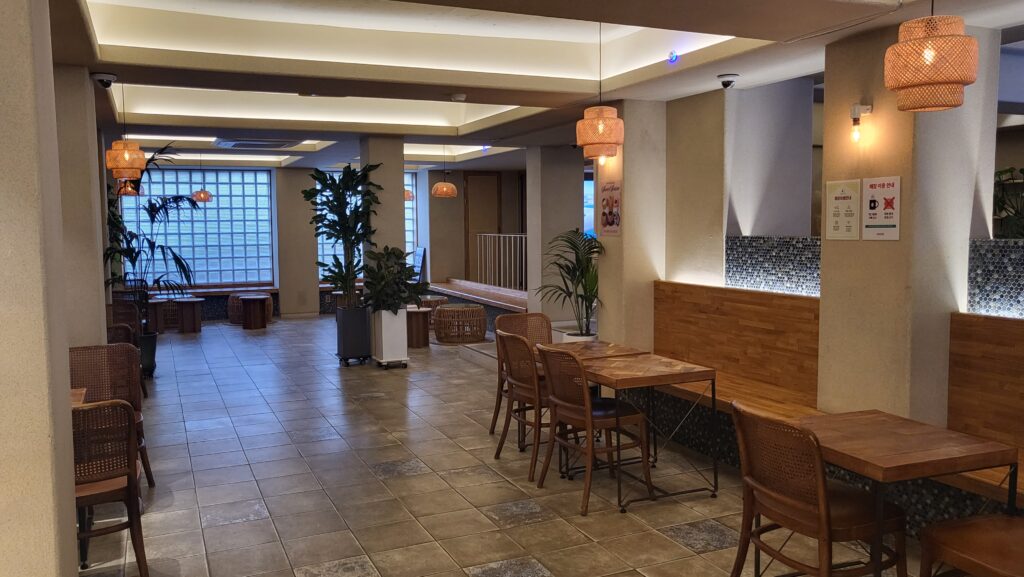 Spacious focus study zone at Corcovado Art Cafe Jongno