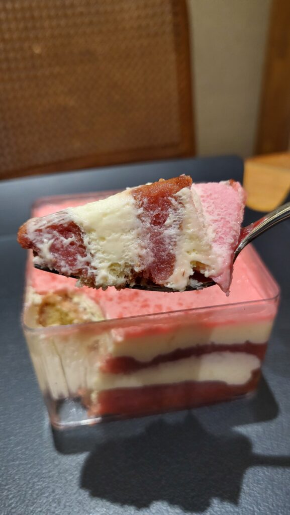 Strawberry tiramisu at Corcovado Art Cafe Jongno