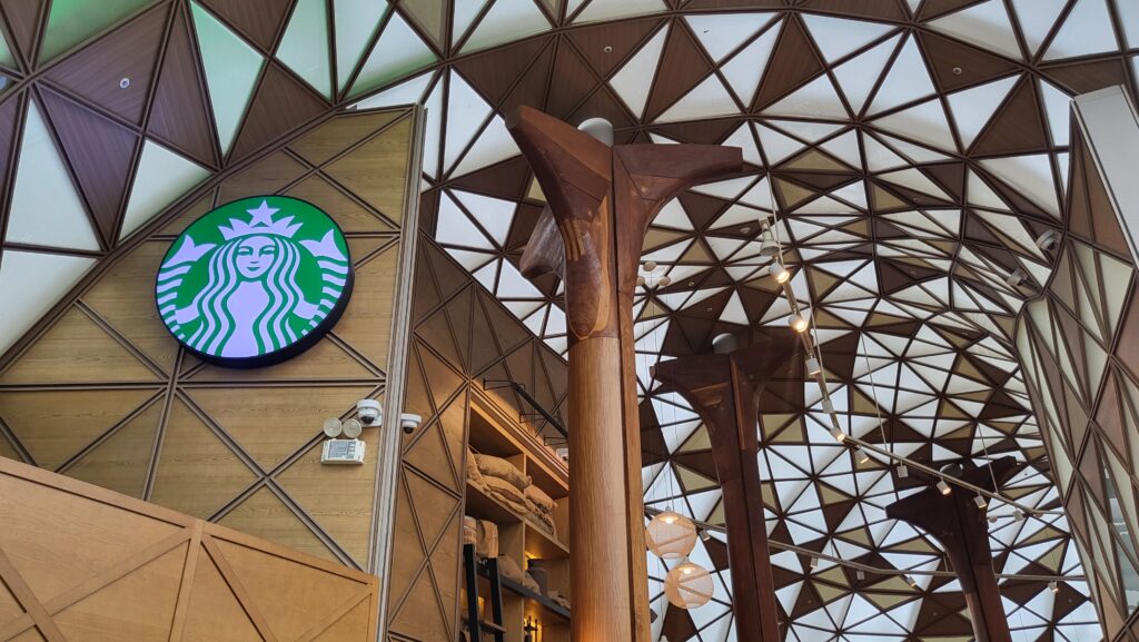 Starbucks Reserve Famille Park ceiling