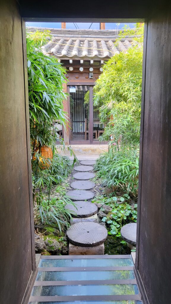 Jongno aesthetic cafe second stepping stones