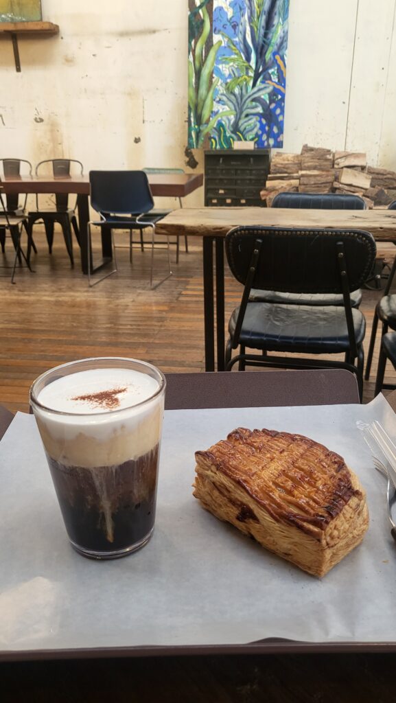 apple turnover & einspanner