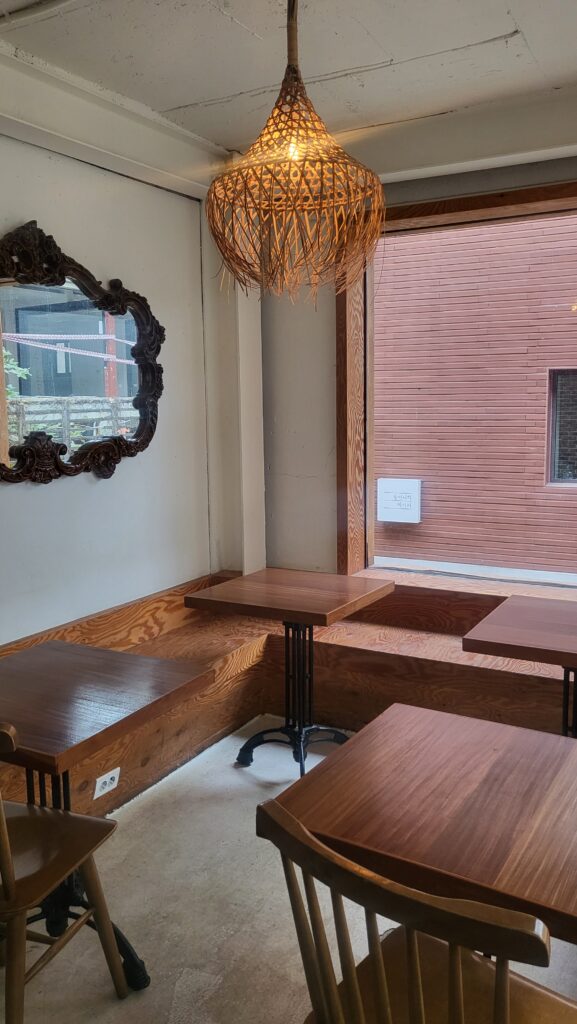 Best Seongsu Souffle Cafe 5to7 counter and 1F seating