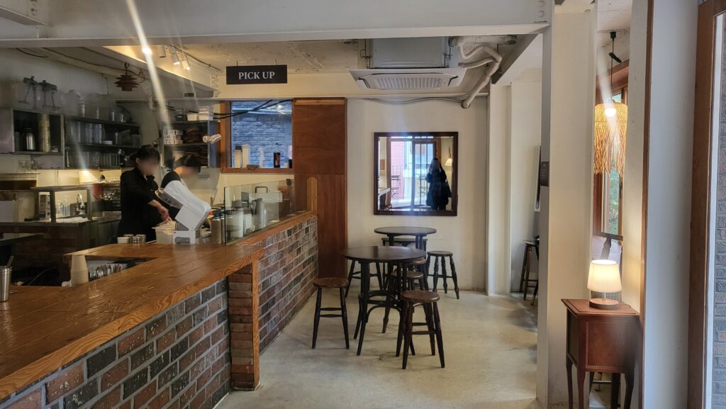 Best Seongsu Souffle Cafe 5to7 counter and 1F seating