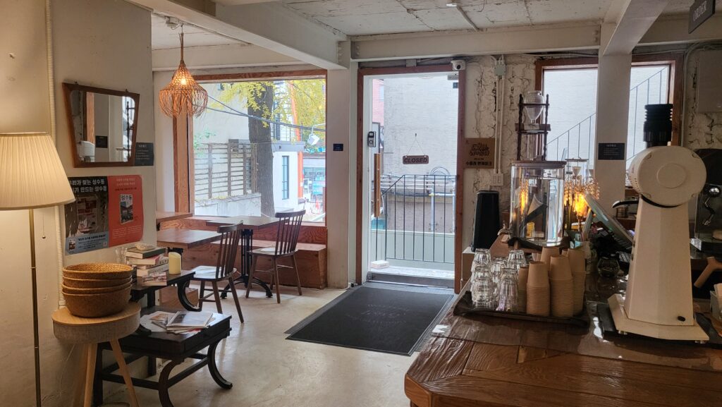 Best Seongsu Souffle Cafe 5to7 counter and 1F seating