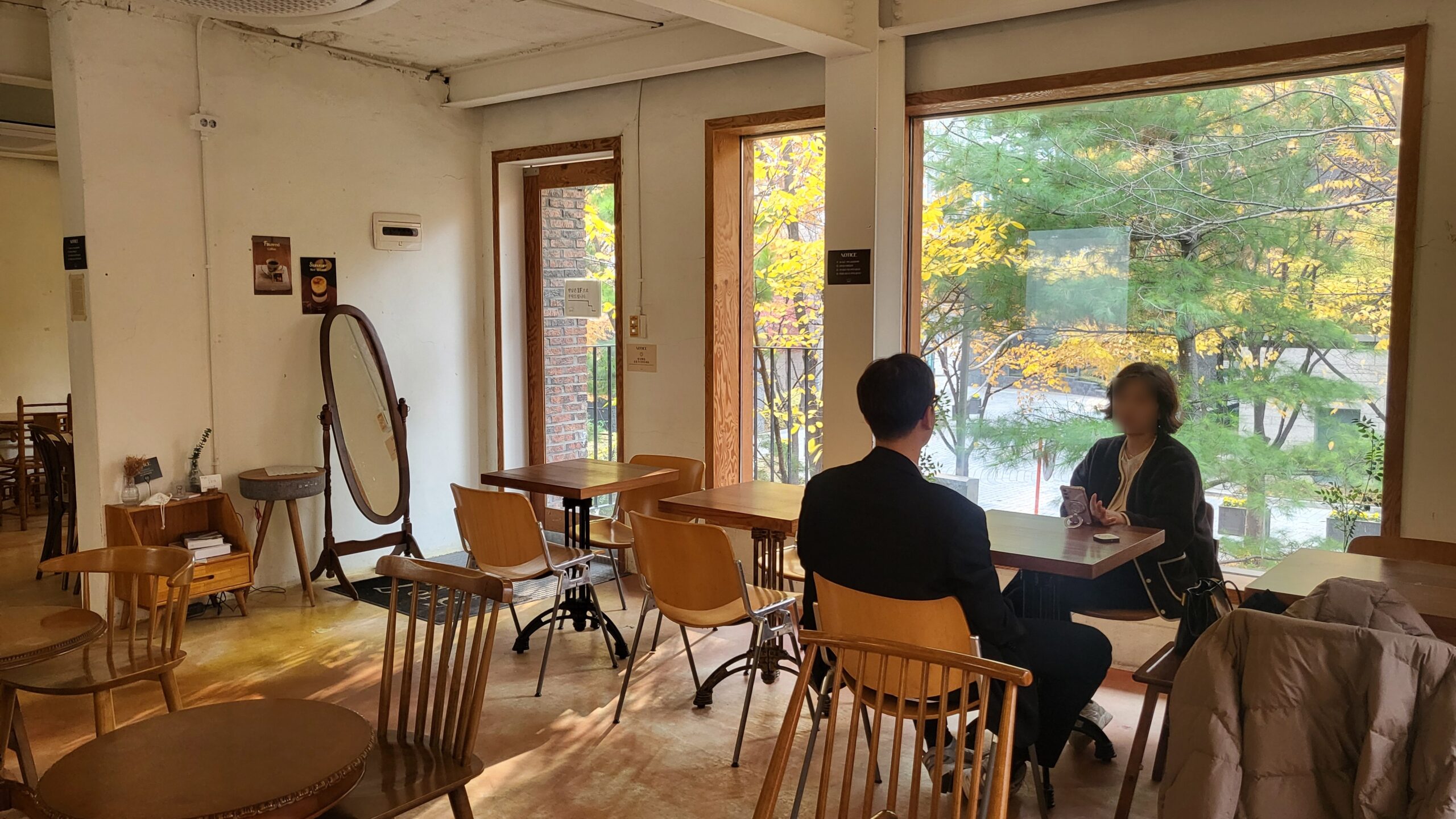 Best Seongsu Souffle Cafe 5to7 | Cozy Cafe with Foliage View