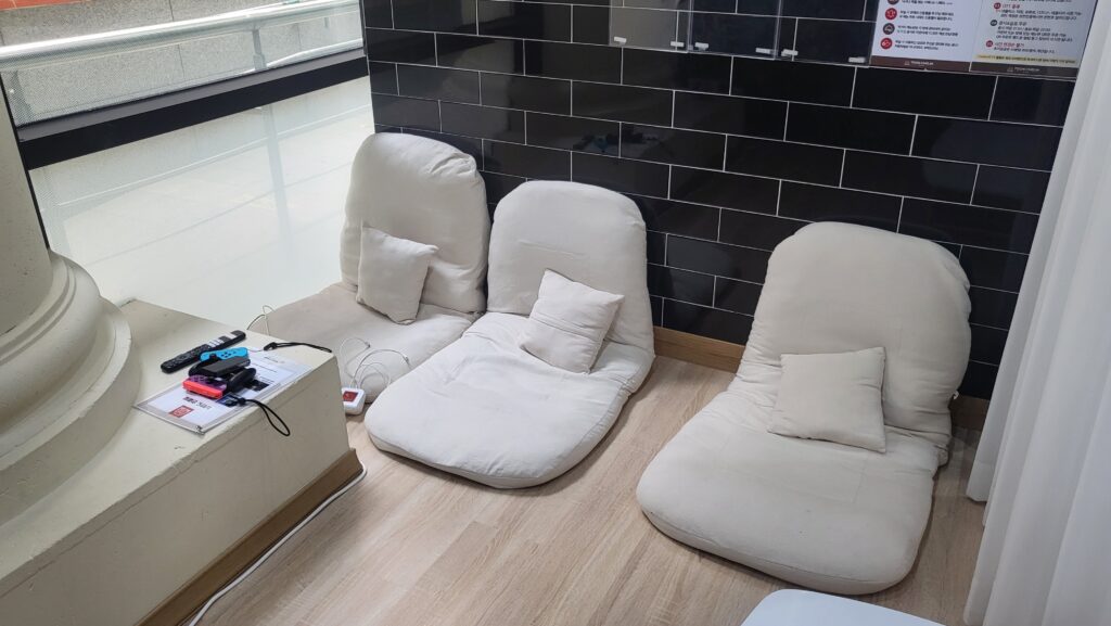 game room for four person