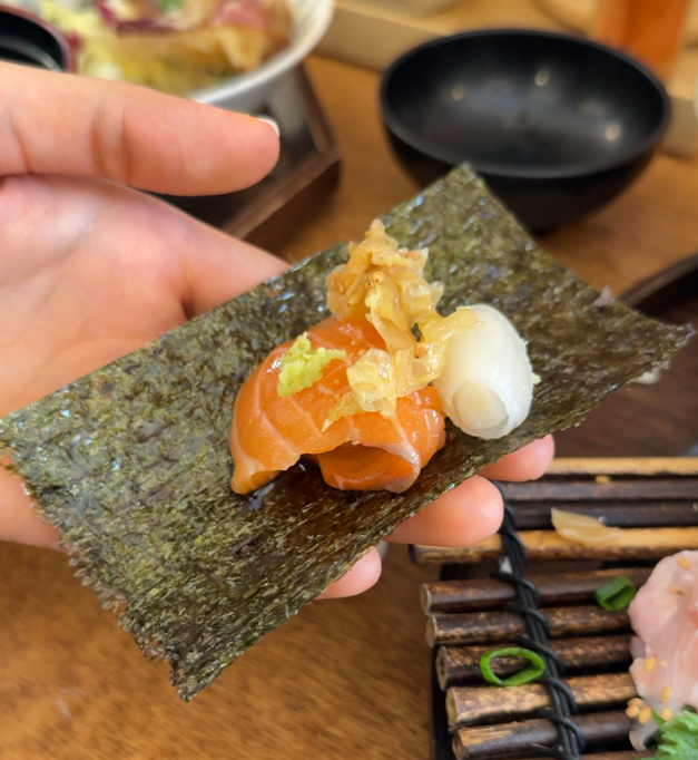 wrap sashimi with seaweed