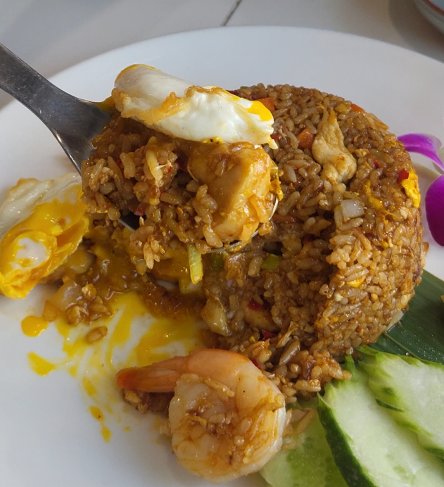 Shrimp and chicken Nasi Goreng Ssawatdi Thai